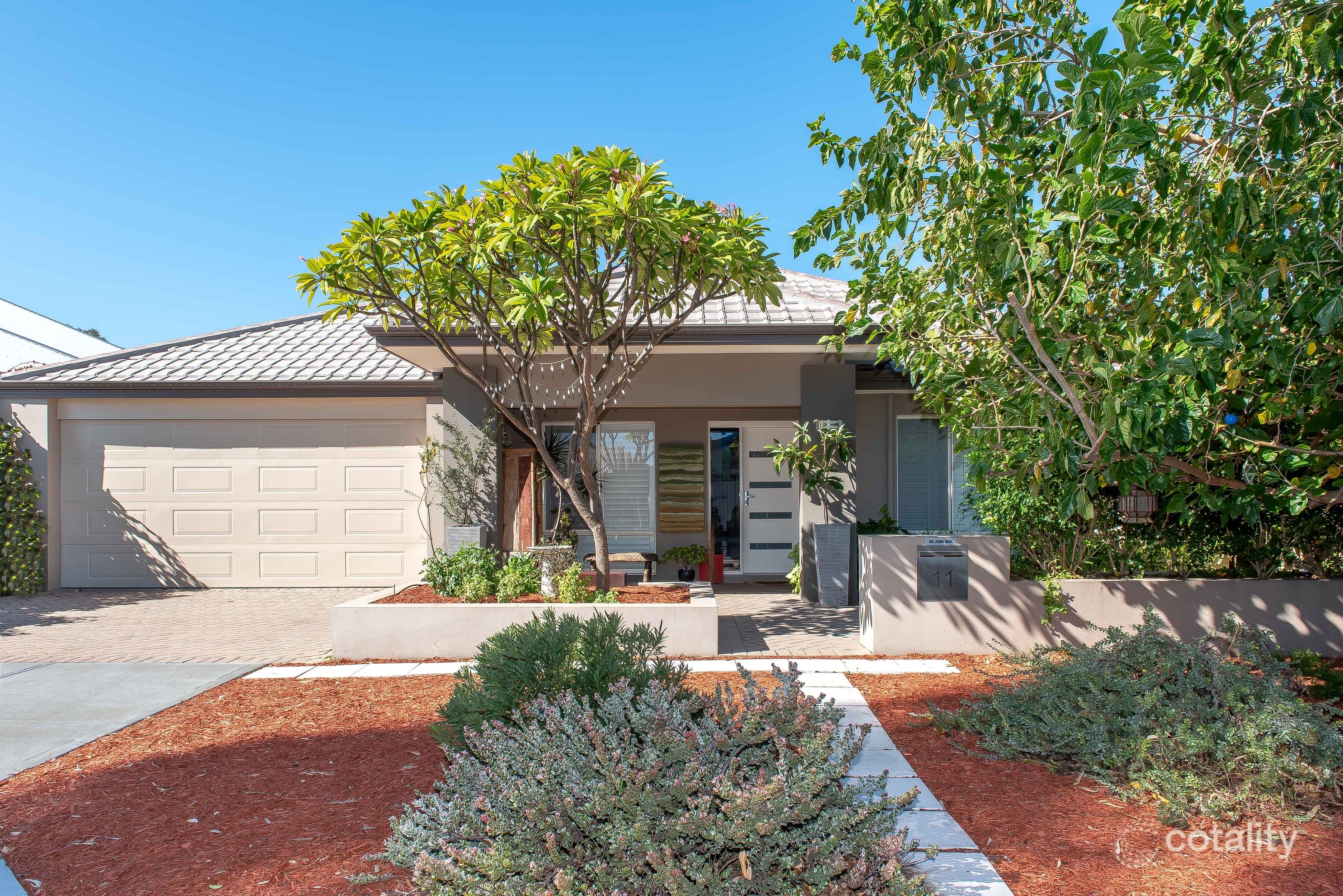 11 Eyrean Way, Gwelup, WA 6018