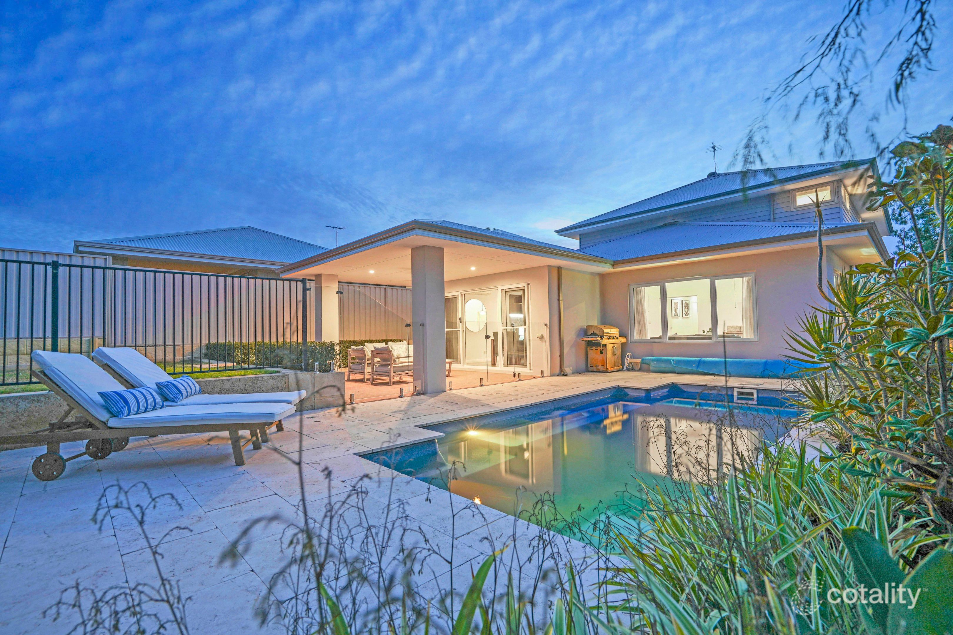 48 Fifth Ave, Beaconsfield, WA 6162