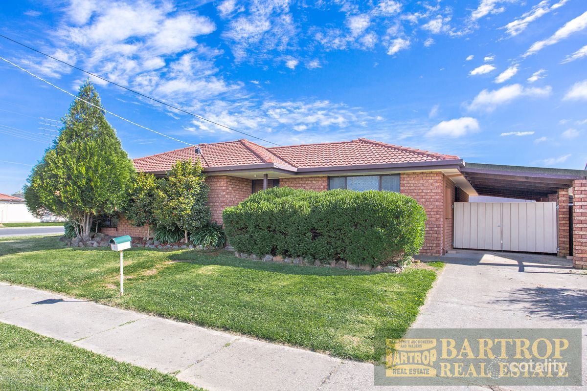 1 Cook Cl, Sebastopol, VIC 3356