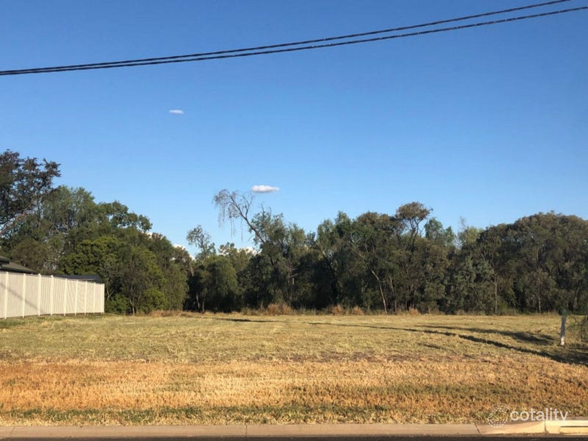 176 Opal St, Emerald, QLD 4720