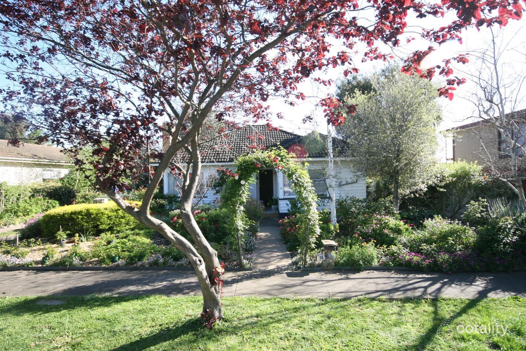 18 Castleton Rd, Herne Hill, VIC 3218