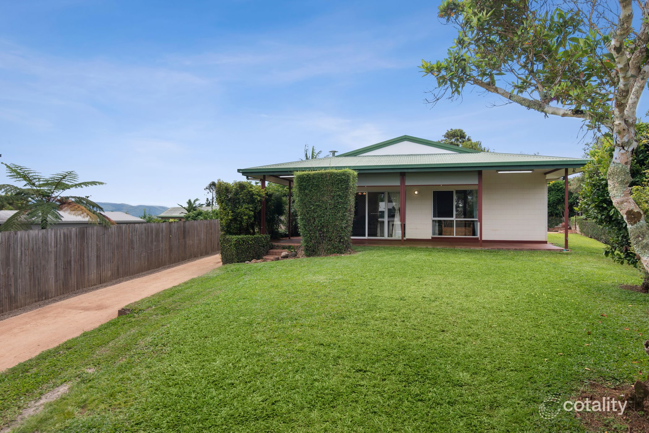 4 Cornish Cl, Atherton, QLD 4883