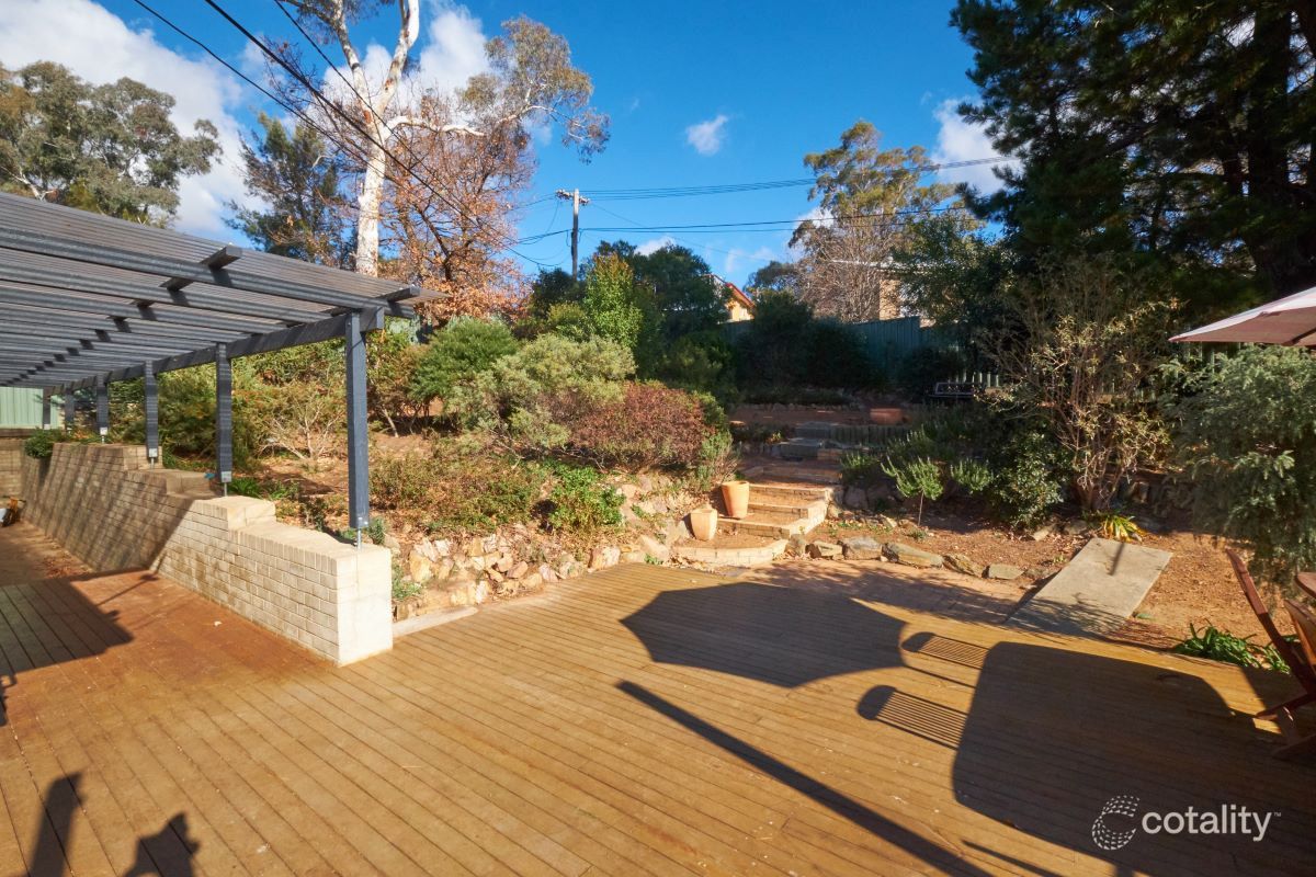 6 Bowden Cres, Macgregor, ACT 2615