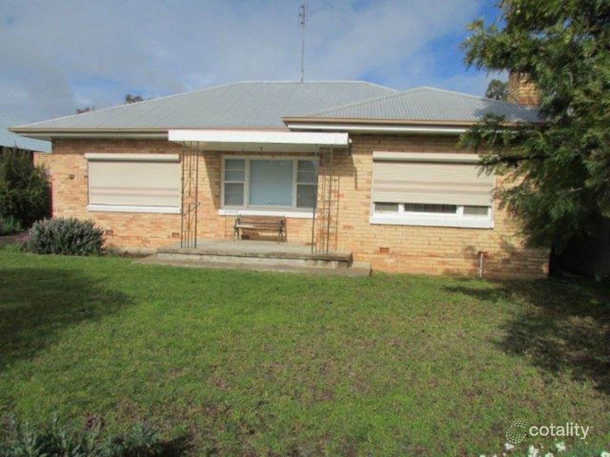 6 Alamein Ave, Warracknabeal, VIC 3393