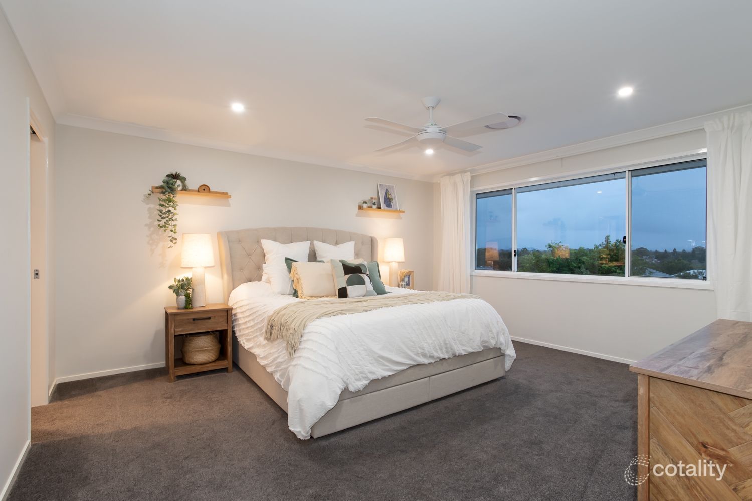 16 Warren St, Wakerley, QLD 4154