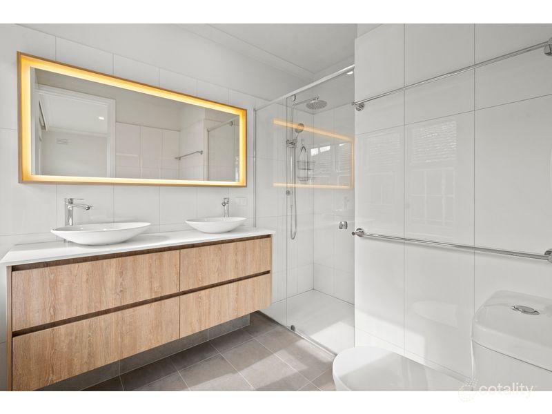 2/708 Orrong Rd, Toorak, VIC 3142