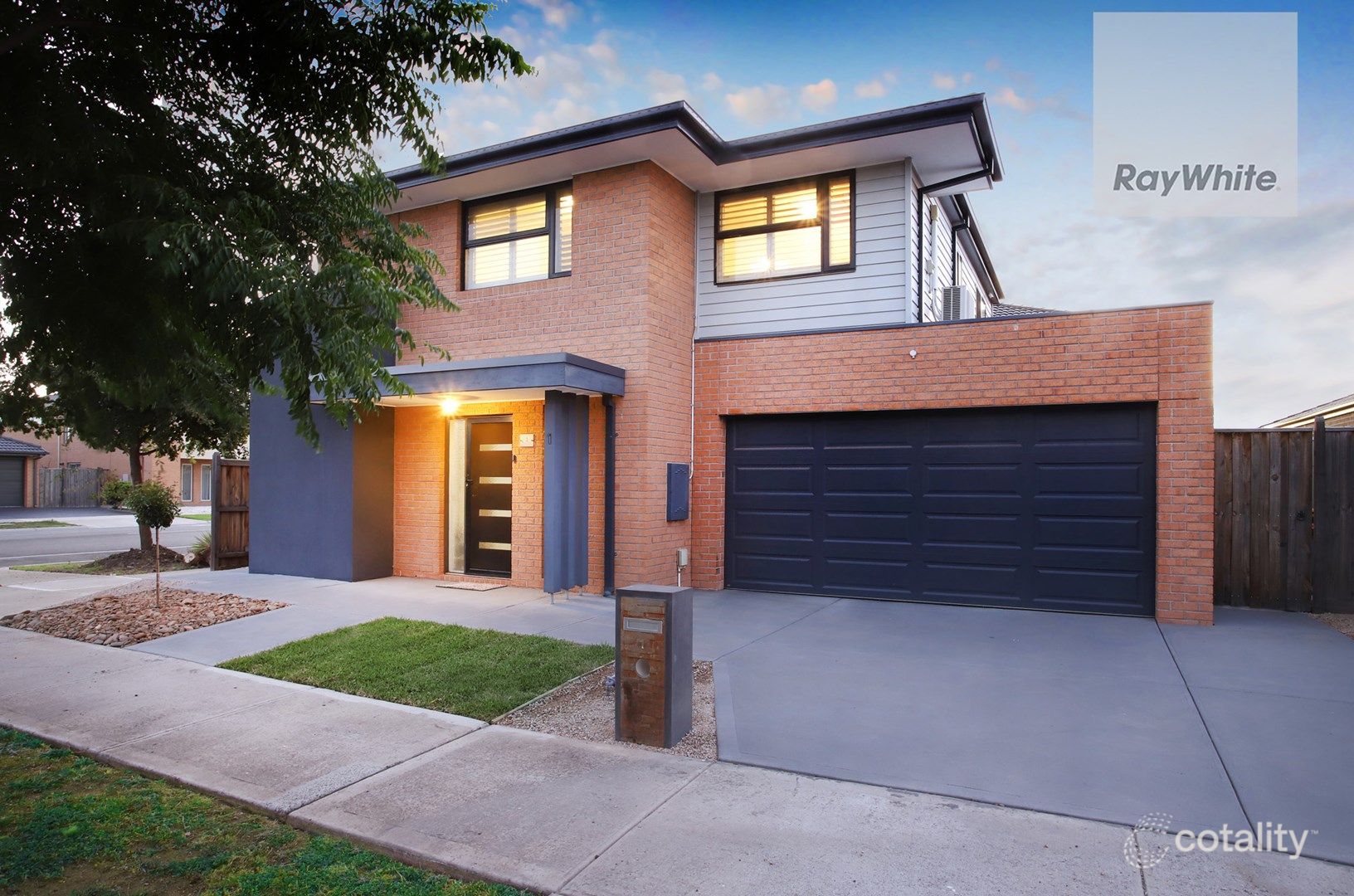 1 Scarlet Dr, Greenvale, VIC 3059
