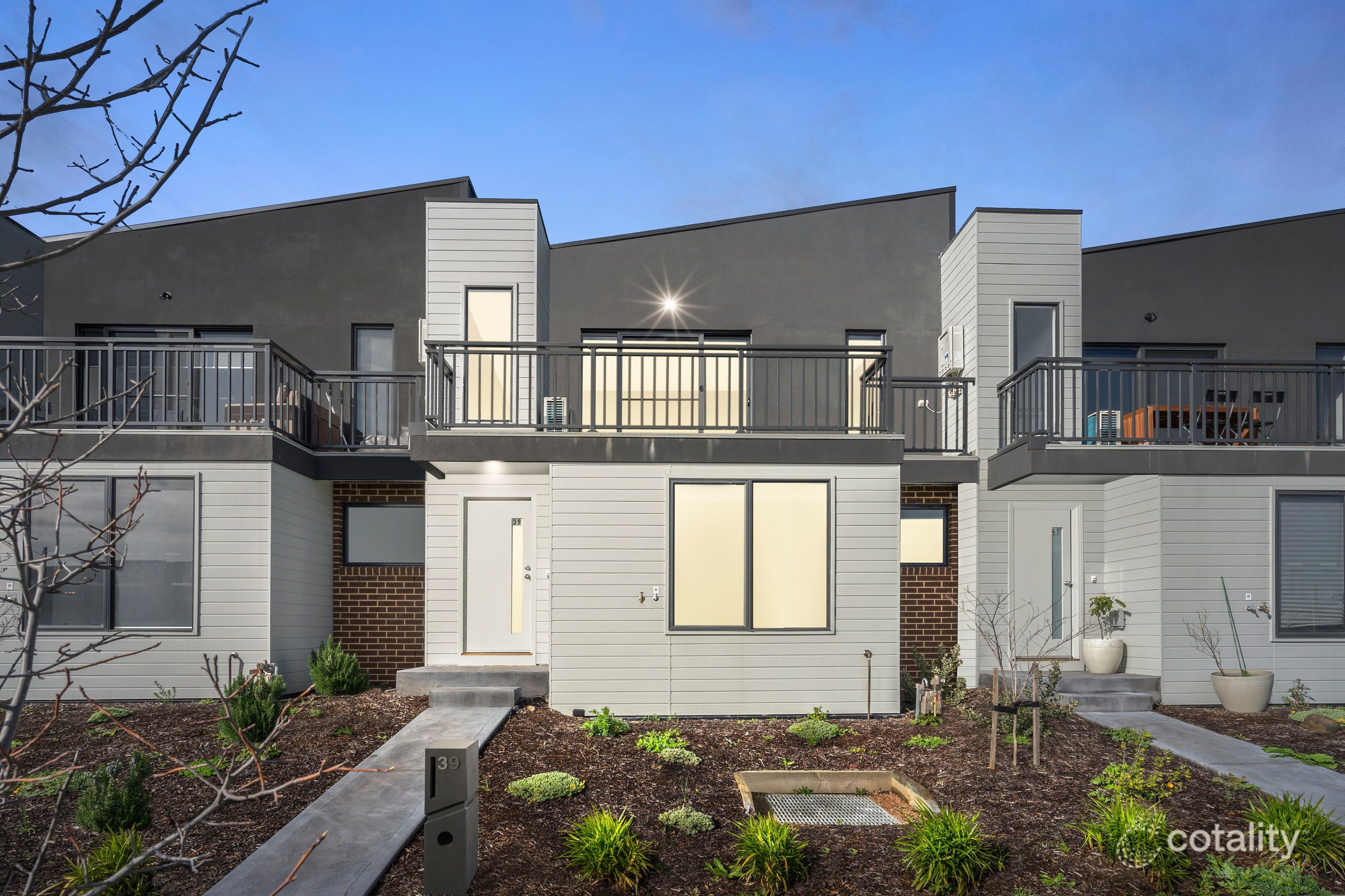 39 Strathlea Dr, Cranbourne West, VIC 3977