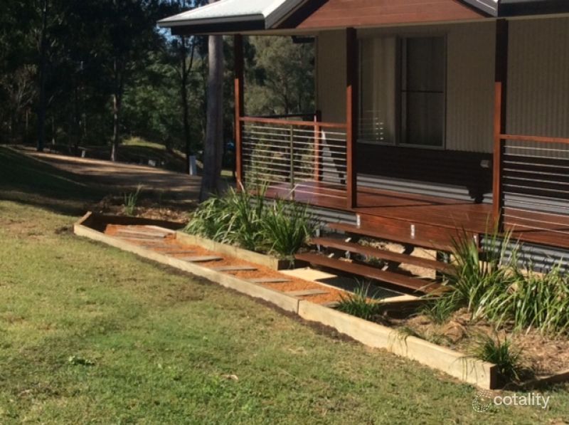 137 Outlook Dr, Esk, QLD 4312