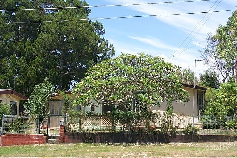 12 Plover Ave, Paradise Point, QLD 4216