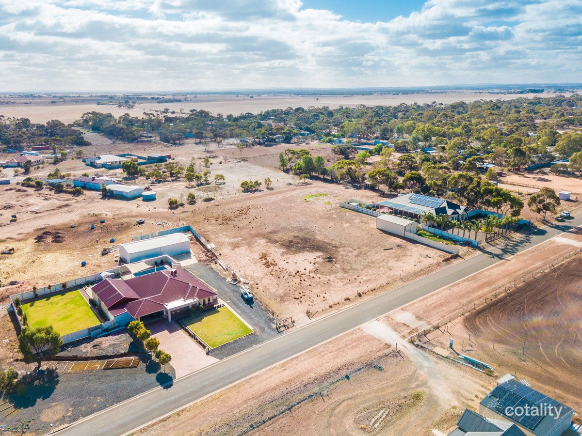 1 Dohnt Rd, Lewiston, SA 5501