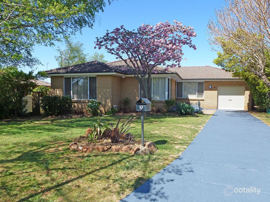 9 Mangowa Cl, Orange, NSW 2800