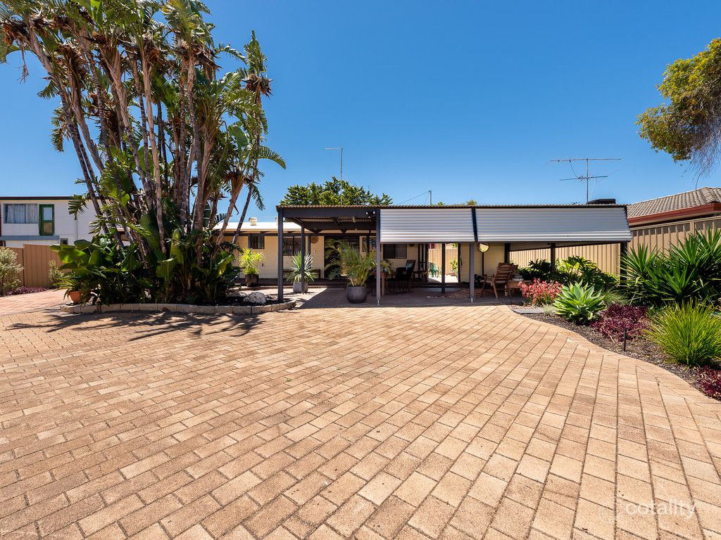 8 Scrivener Pl, Halls Head, WA 6210