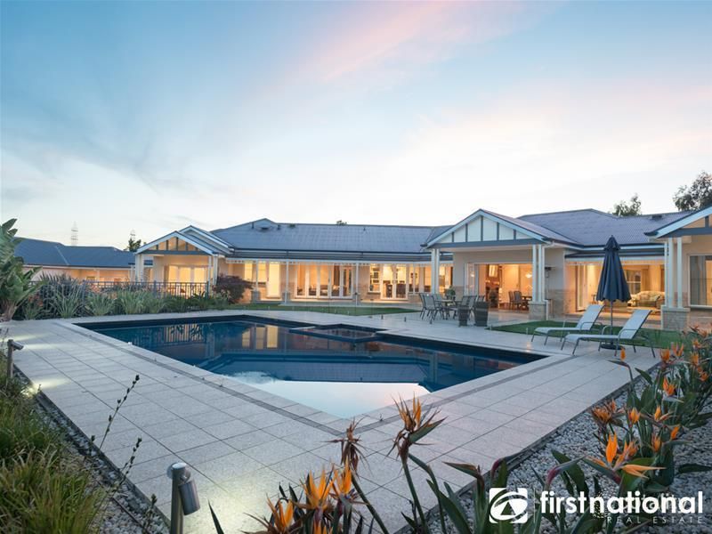 34-36 Cloverfield Cl, Berwick, VIC 3806