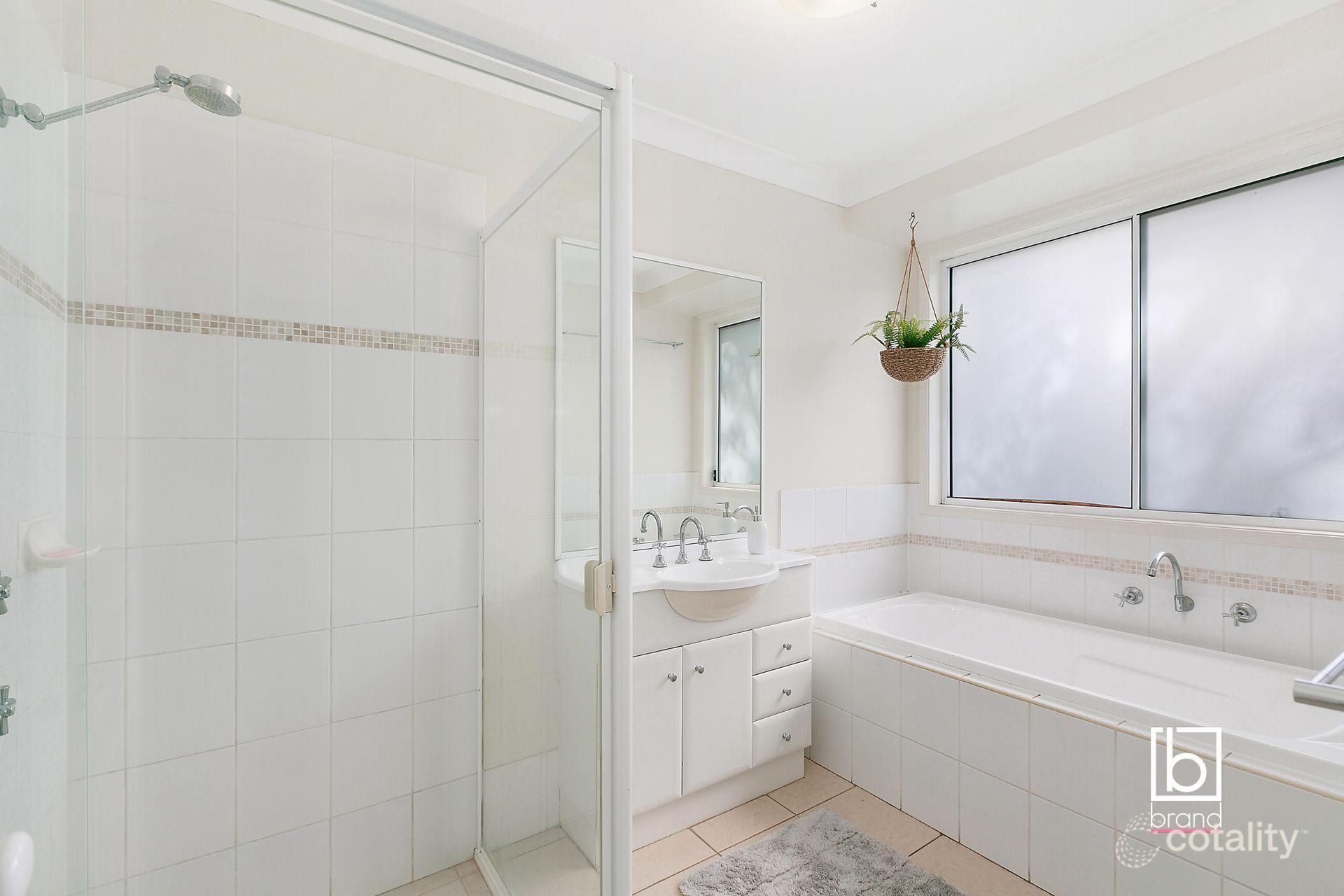 111 Blueridge Dr, Blue Haven, NSW 2262