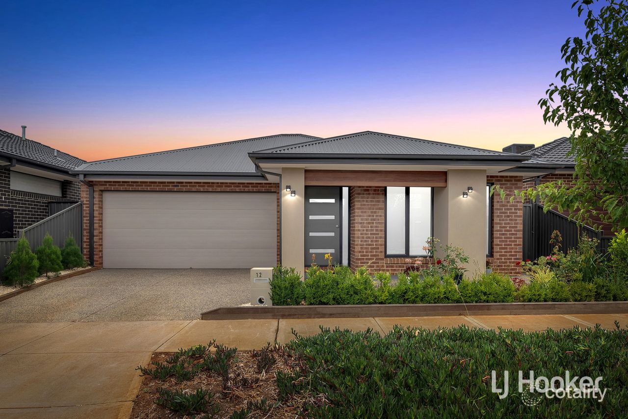 12 Monaco Gr, Strathtulloh, VIC 3338