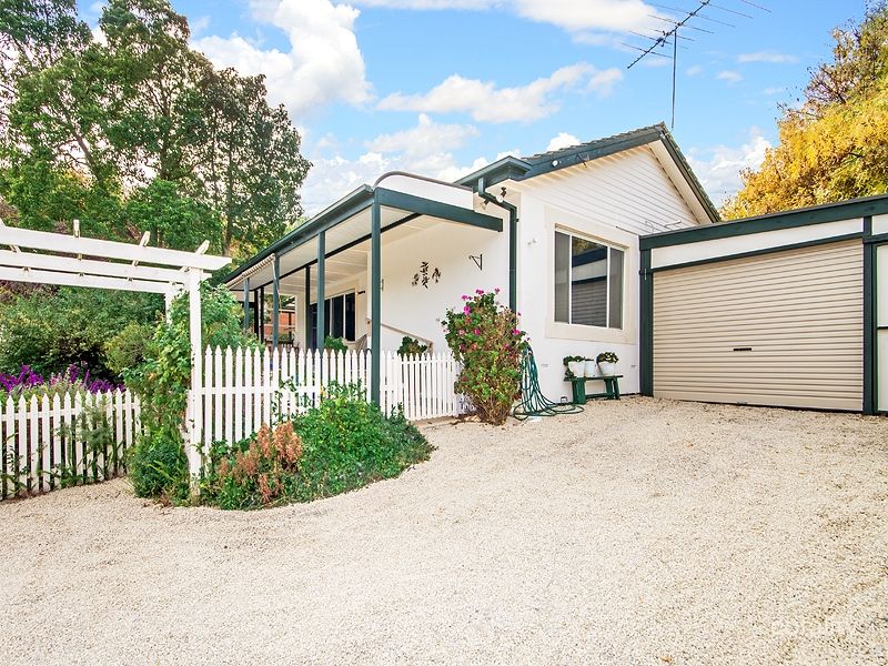 8 Crane Ave, Coromandel Valley, SA 5051