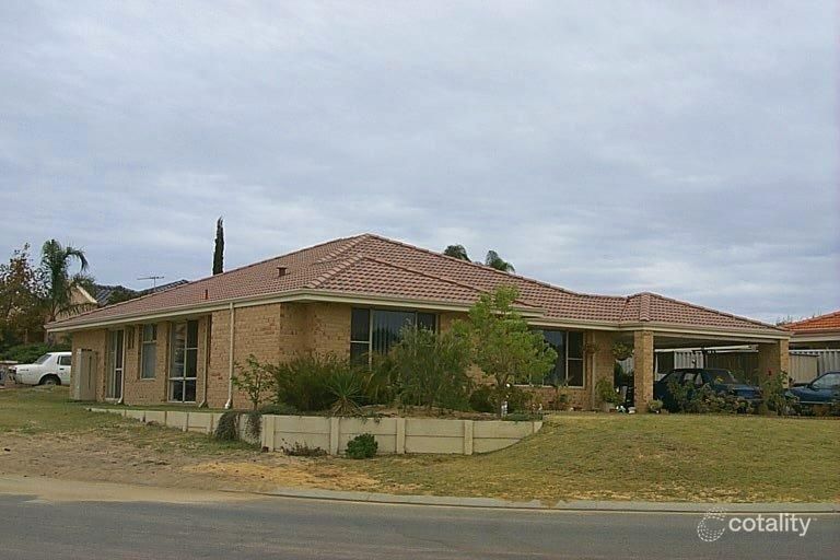 9 Gardiner Hts, Kinross, WA 6028