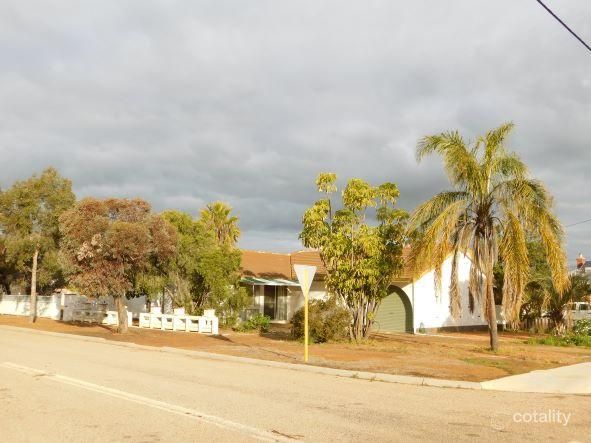 17 Dampier St, Bruce Rock, WA 6418