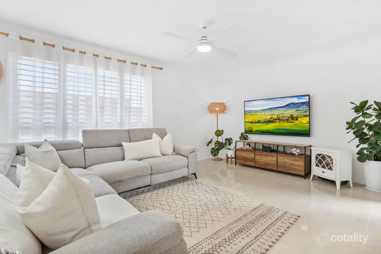 8 Hobbs St, Horsley, NSW 2530