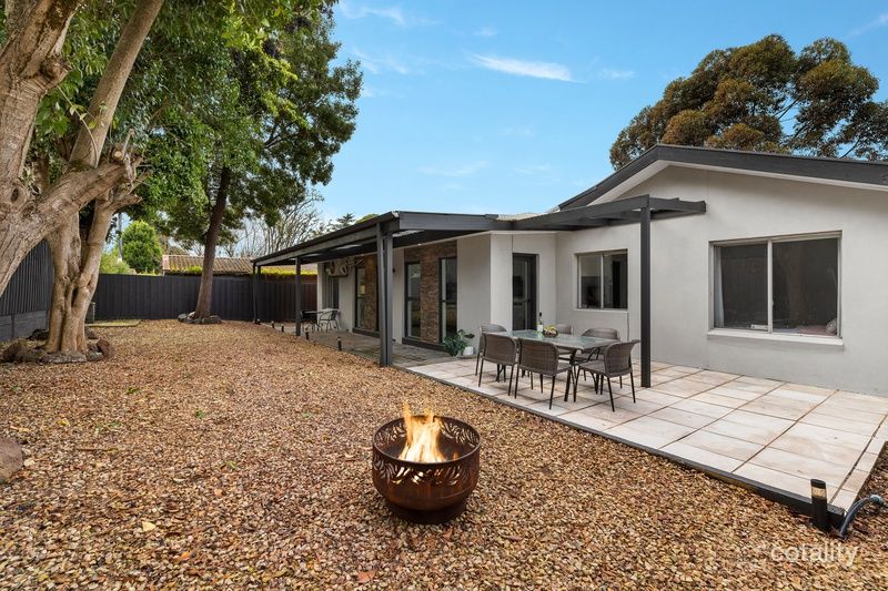 32 Thornhill Dr, Forest Hill, VIC 3131