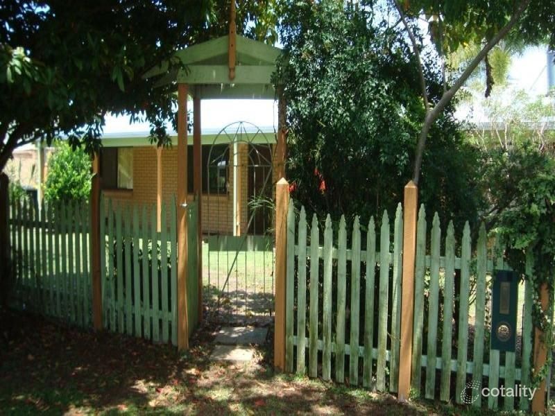 16 Bay St, Redland Bay, QLD 4165