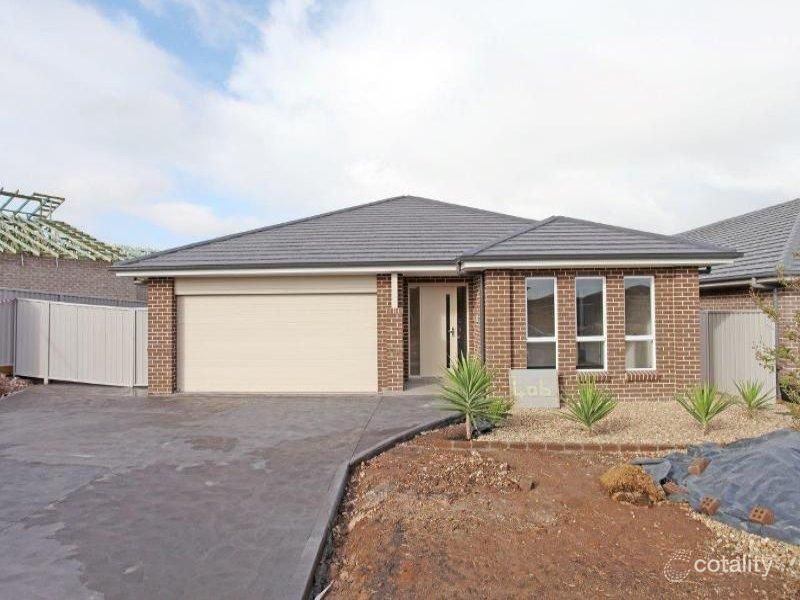 19 Newmarket St, Currans Hill, NSW 2567