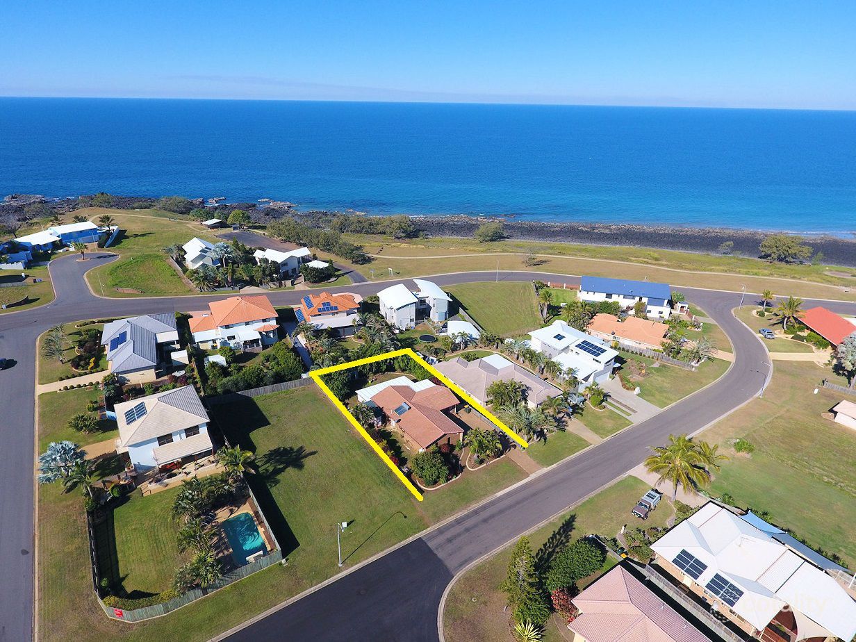 10 Mokera St, Coral Cove, QLD 4670