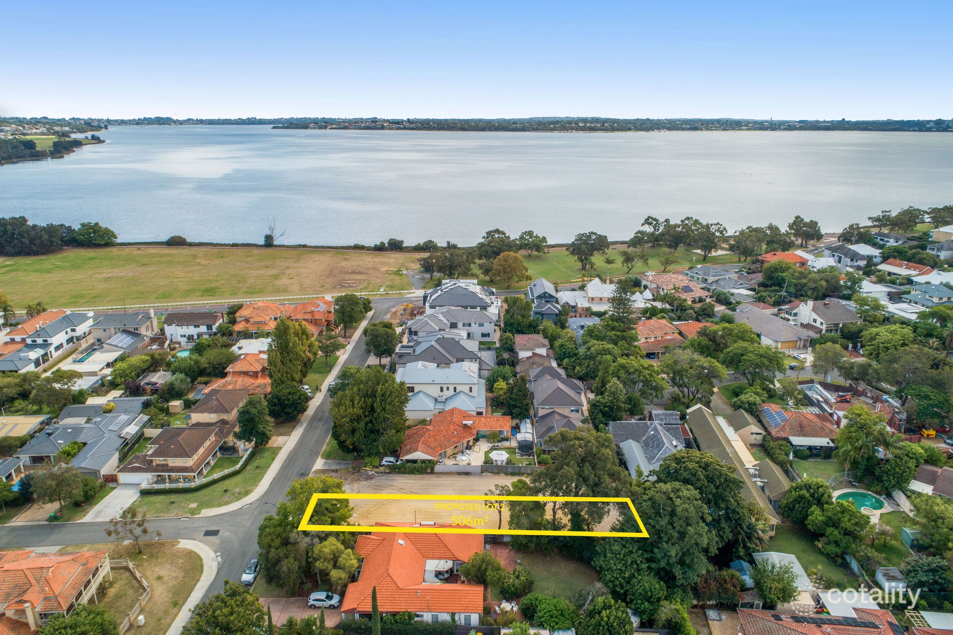 7b Cantray Ave, Applecross, WA 6153