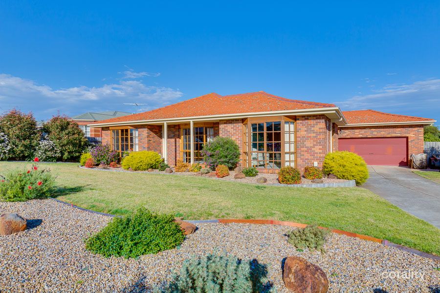 9 Ascot Ave, Bacchus Marsh, VIC 3340