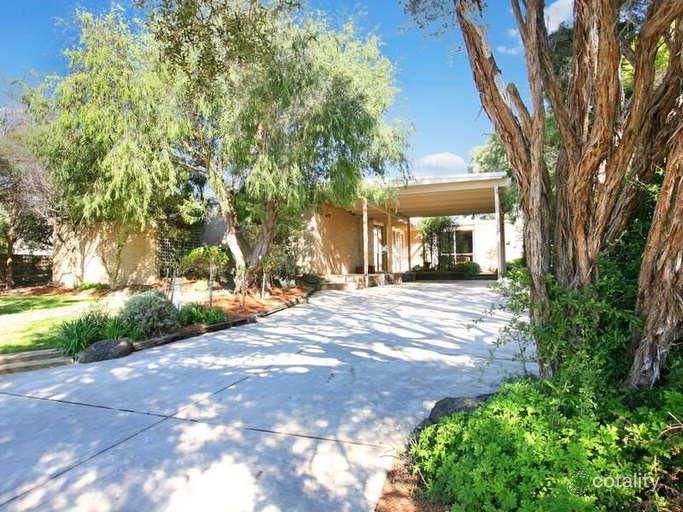 2 Robin Pde, Rye, VIC 3941