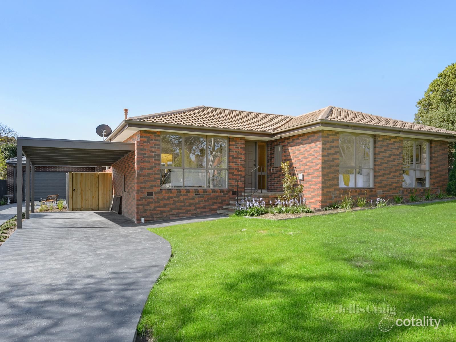 44 Thomas St, Croydon South, VIC 3136