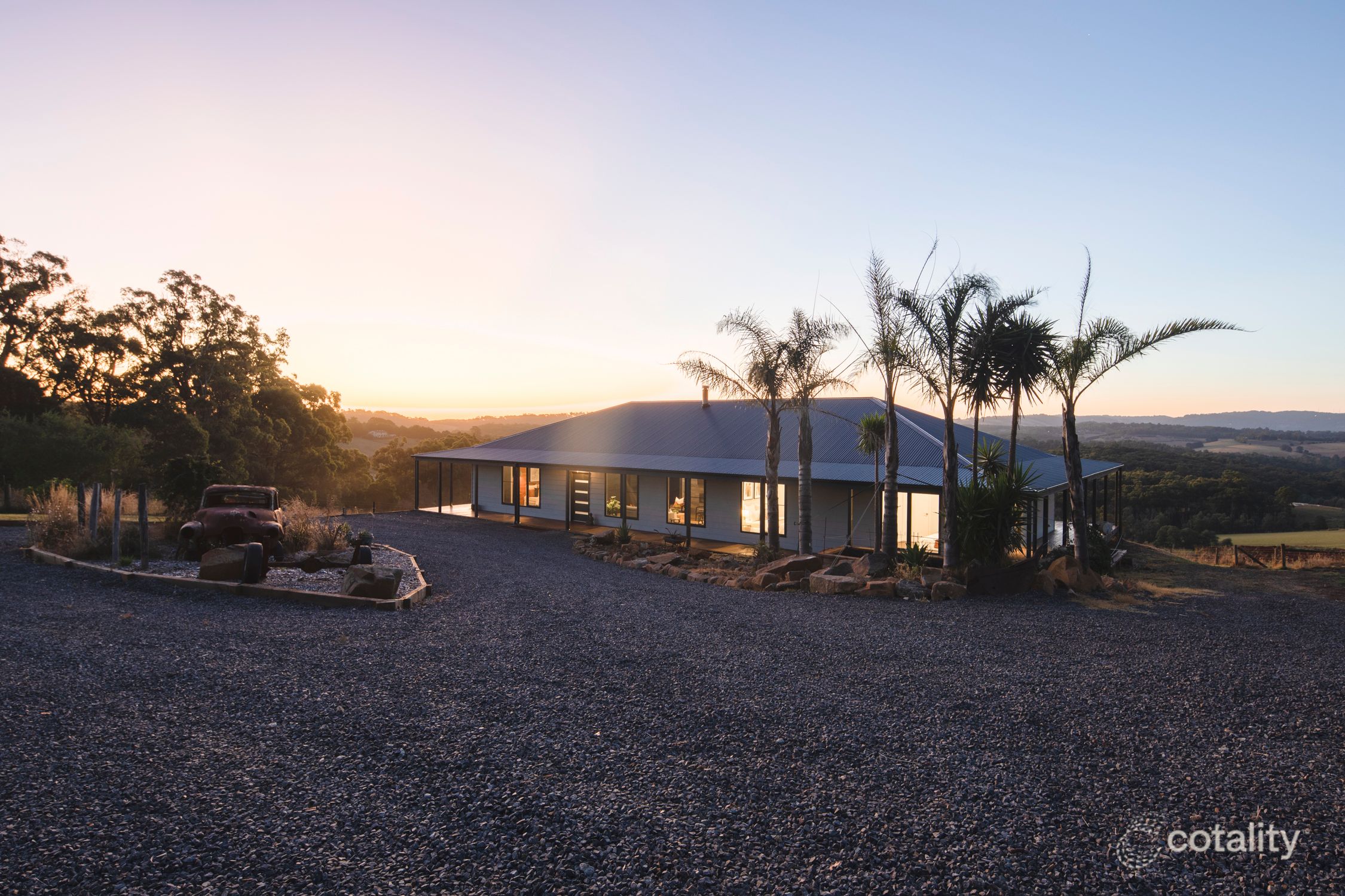 290 Mountain Rd, Gembrook, VIC 3783