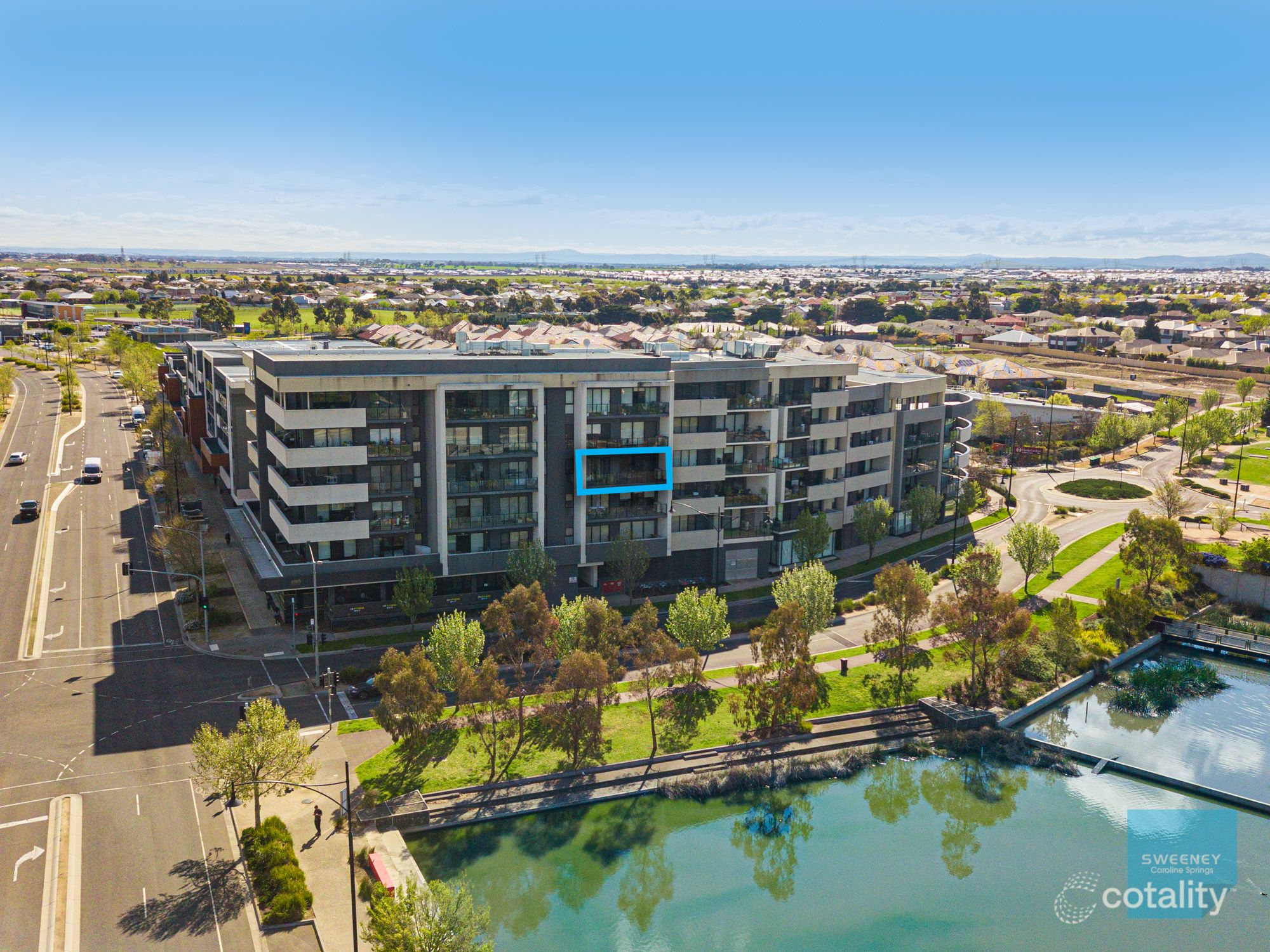 352/73 Lake St, Caroline Springs, VIC 3023