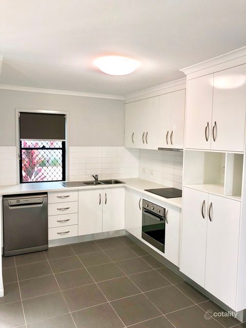 4/2 Makybe Diva Dr, Ooralea, QLD 4740