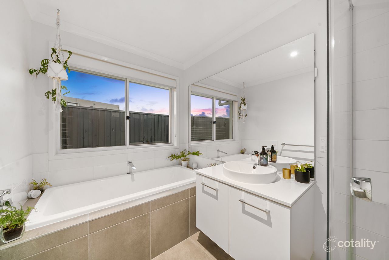 6 Superior Pde, Bridgeman Downs, QLD 4035