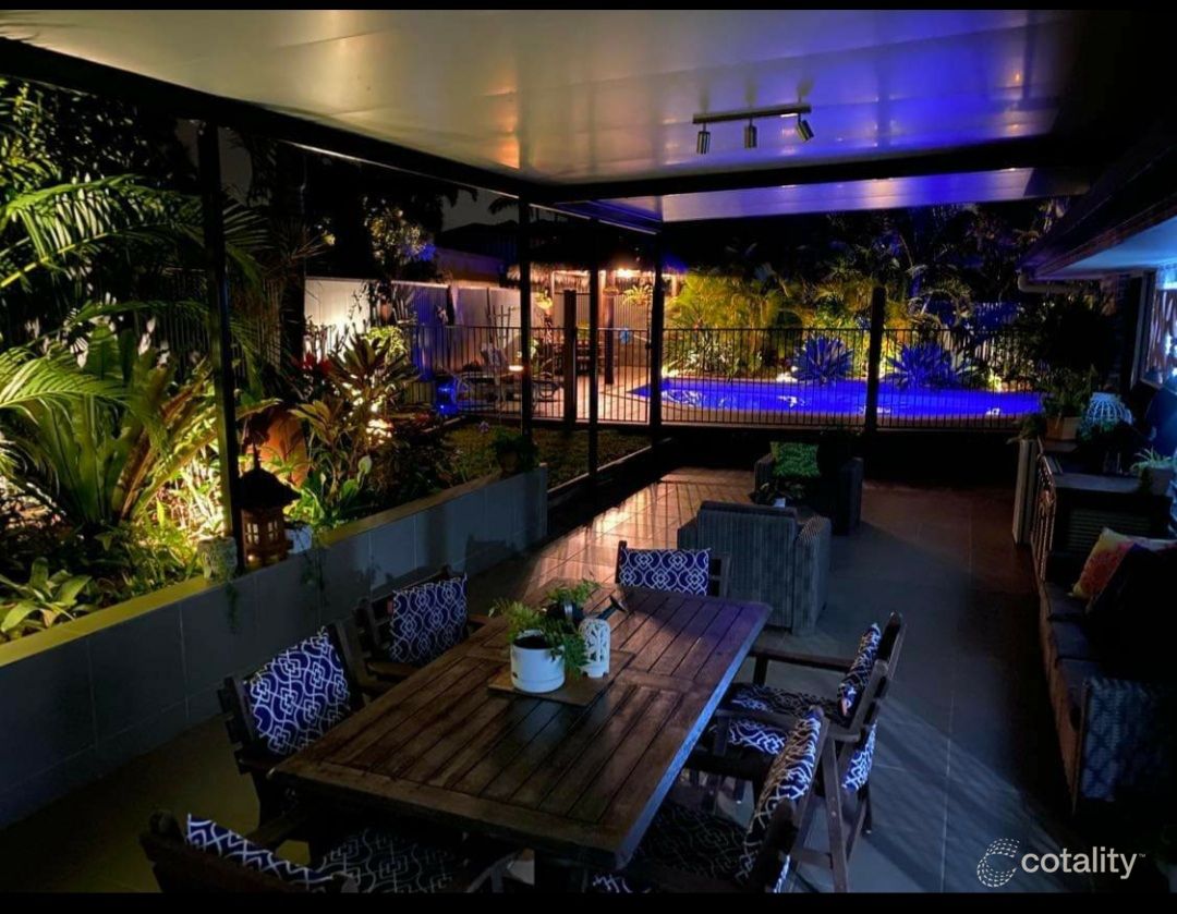 13 Keith Ct, Sandstone Point, QLD 4511