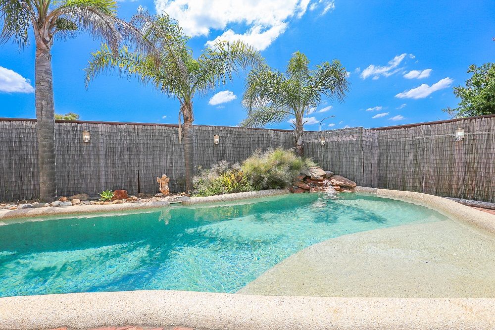 5 Randall Ave, Minto, NSW 2566