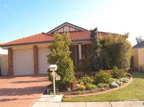 2 Hawker Cl, Hamlyn Terrace, NSW 2259