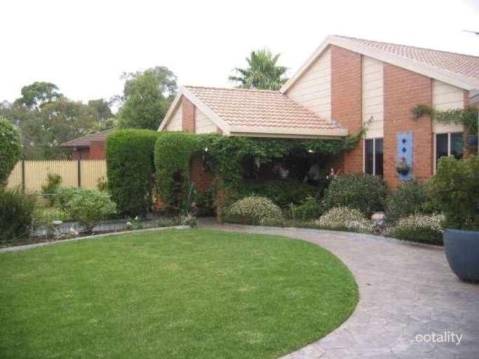 18 Gundaroo Sq, Werribee, VIC 3030
