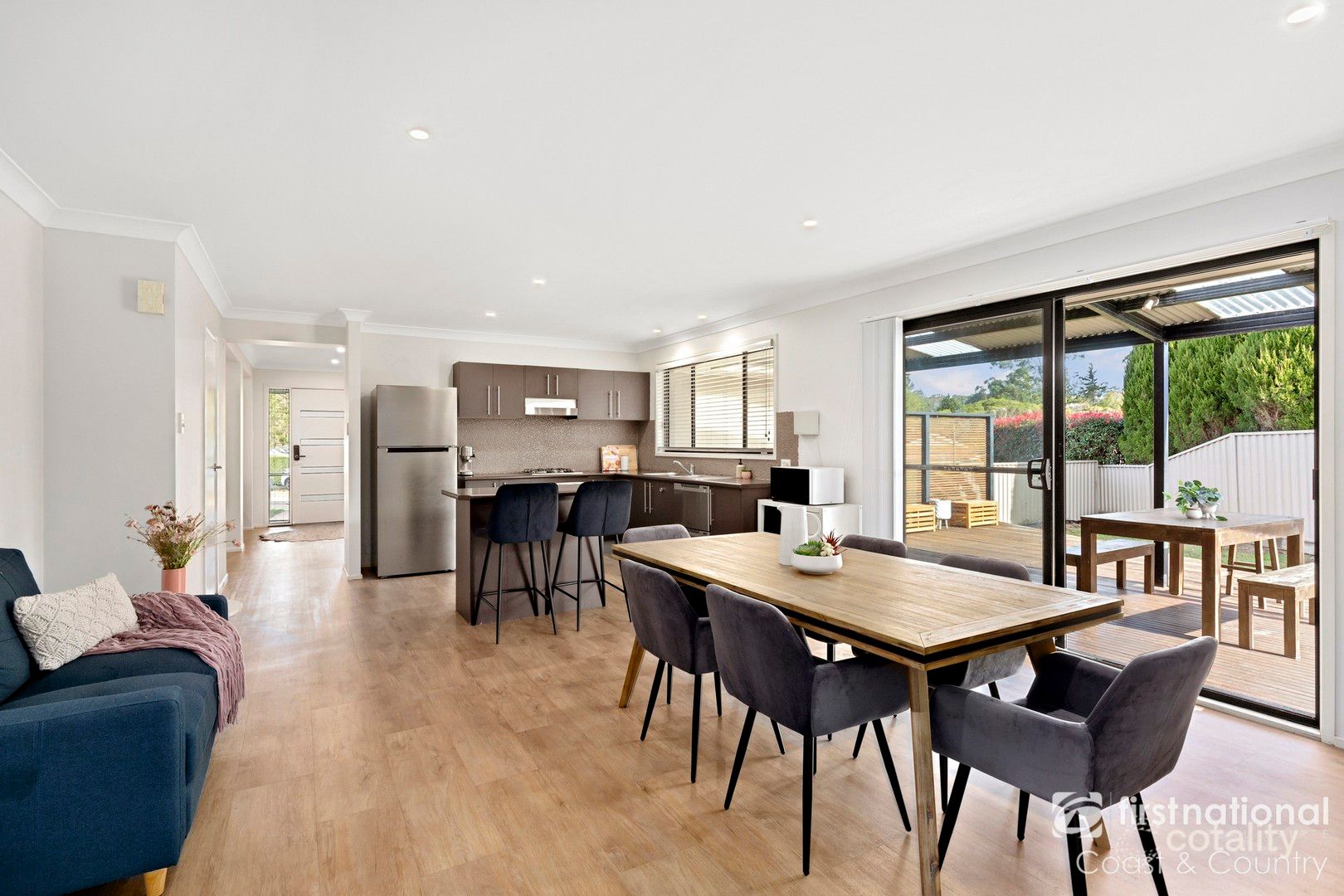 14 Emerald Dr, Meroo Meadow, NSW 2540