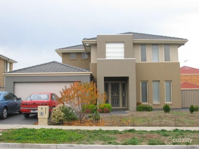5 Pembrey Rd, Cairnlea, VIC 3023
