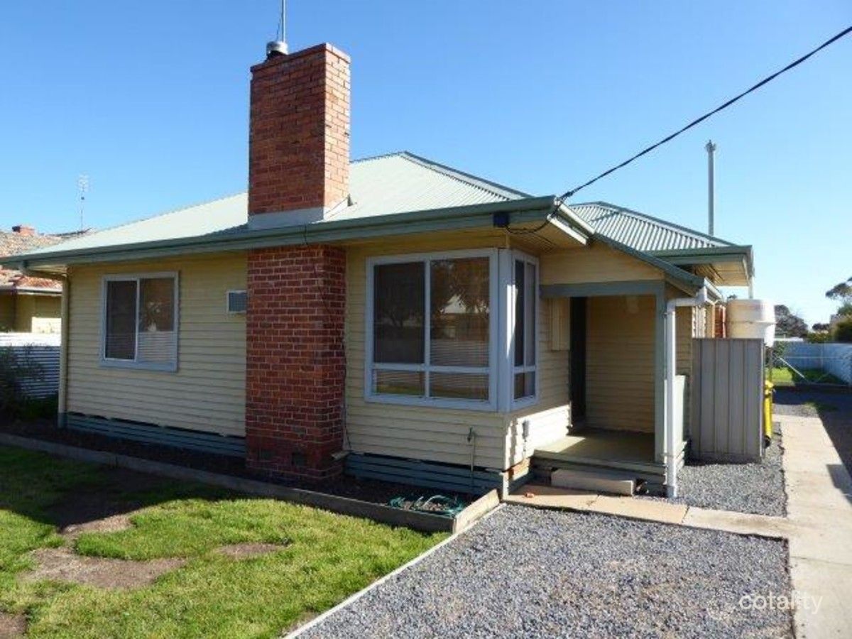 82 Jamouneau St, Warracknabeal, VIC 3393