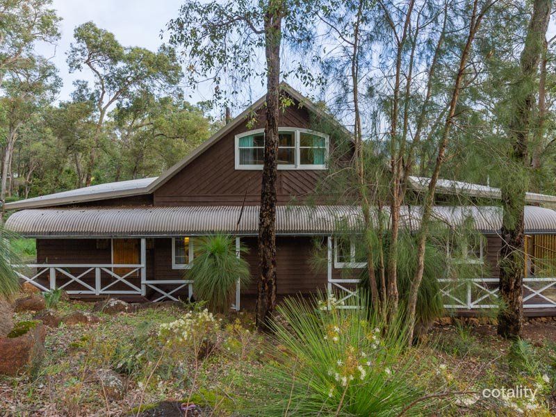 7 Mackie Rd, Roleystone, WA 6111