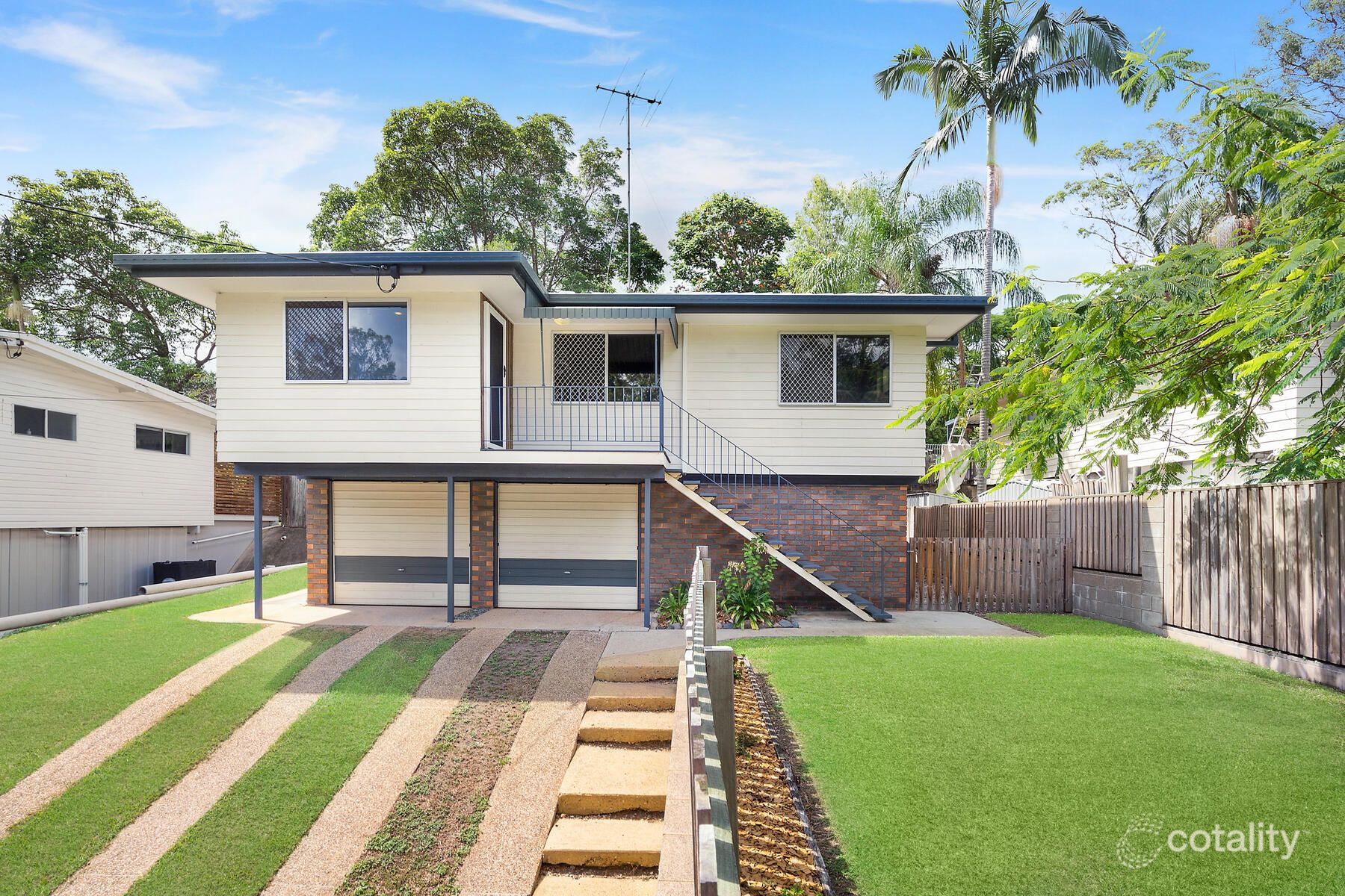 15 Yeerinbool Ct, Arana Hills, QLD 4054