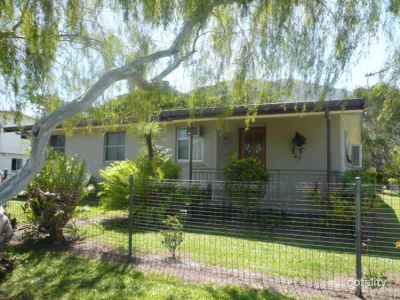 69 Murray St, Tully, QLD 4854