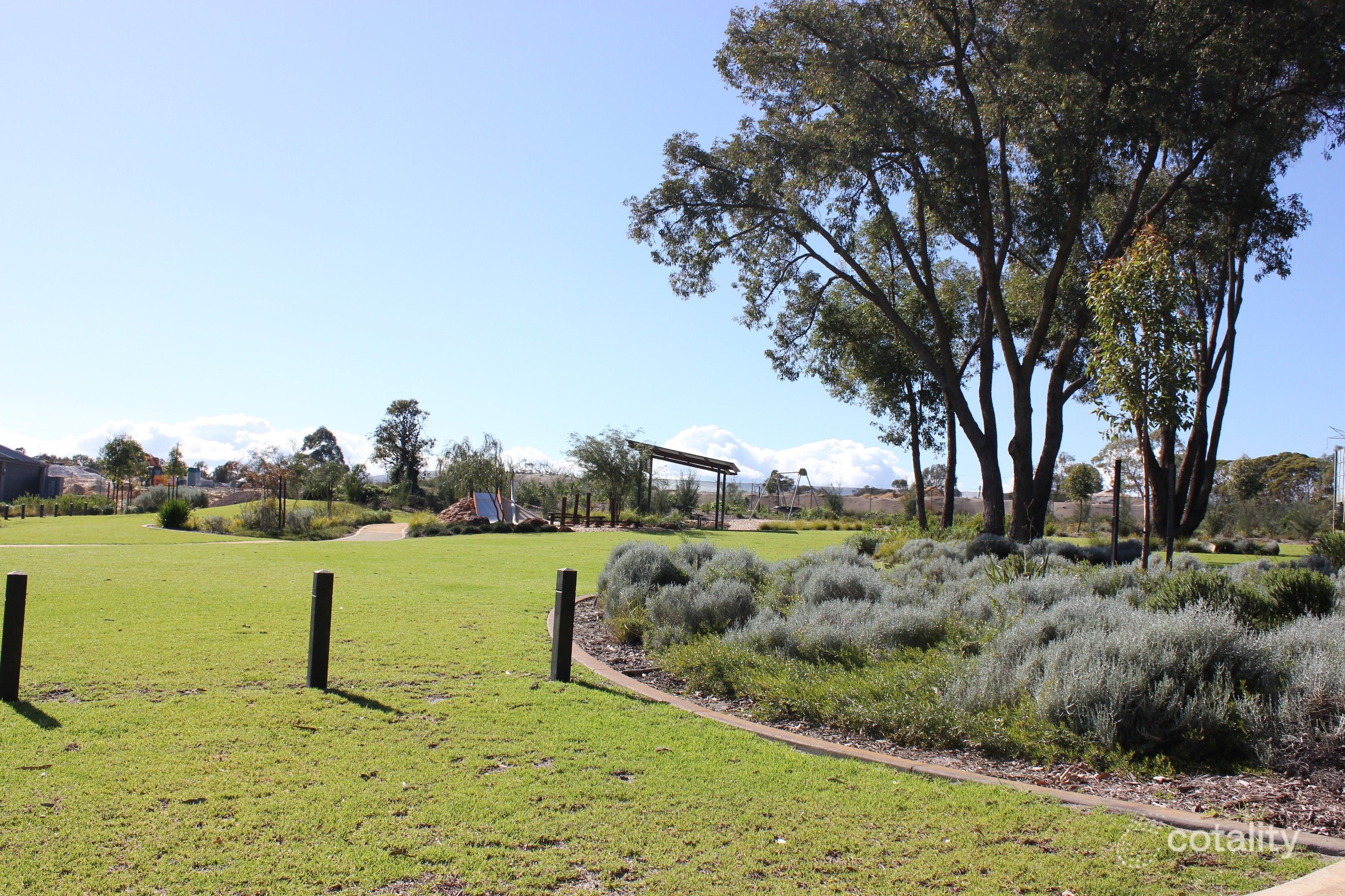 16 Waratah Way, Wandi, WA 6167