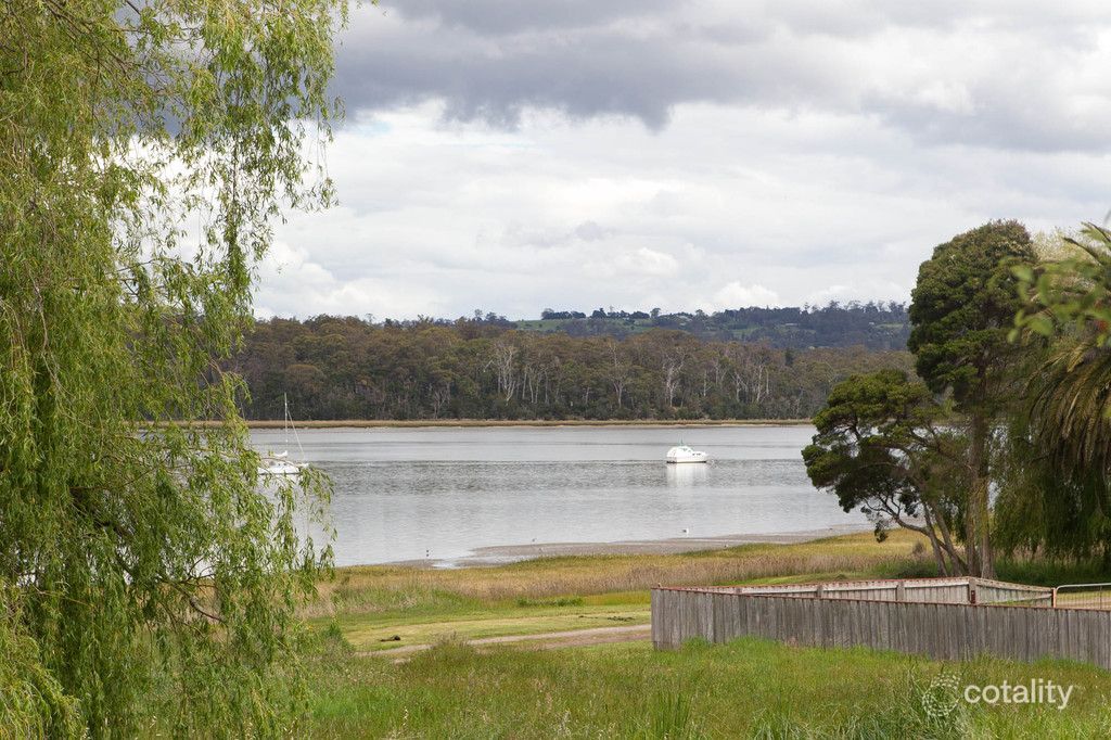 323 Gravelly Beach Rd, Gravelly Beach, TAS 7276