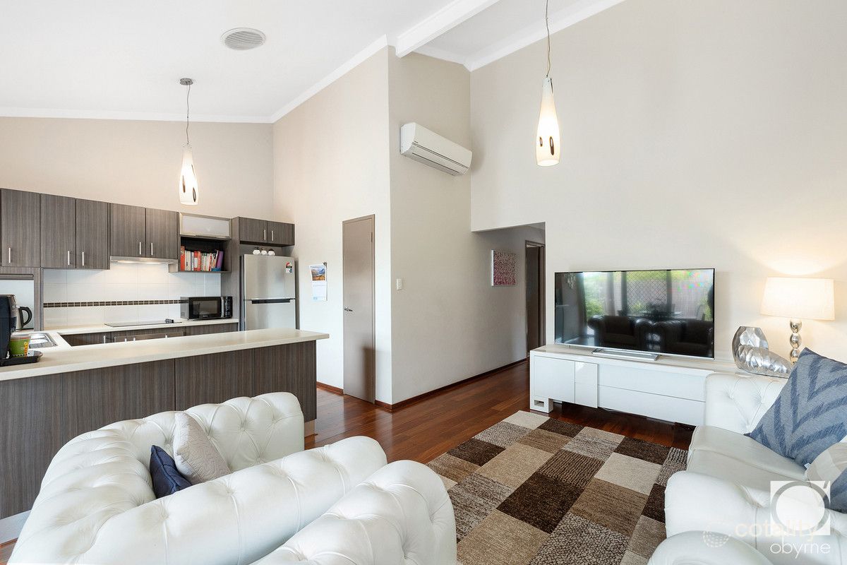 5/6 Mount Henry Rd, Como, WA 6152