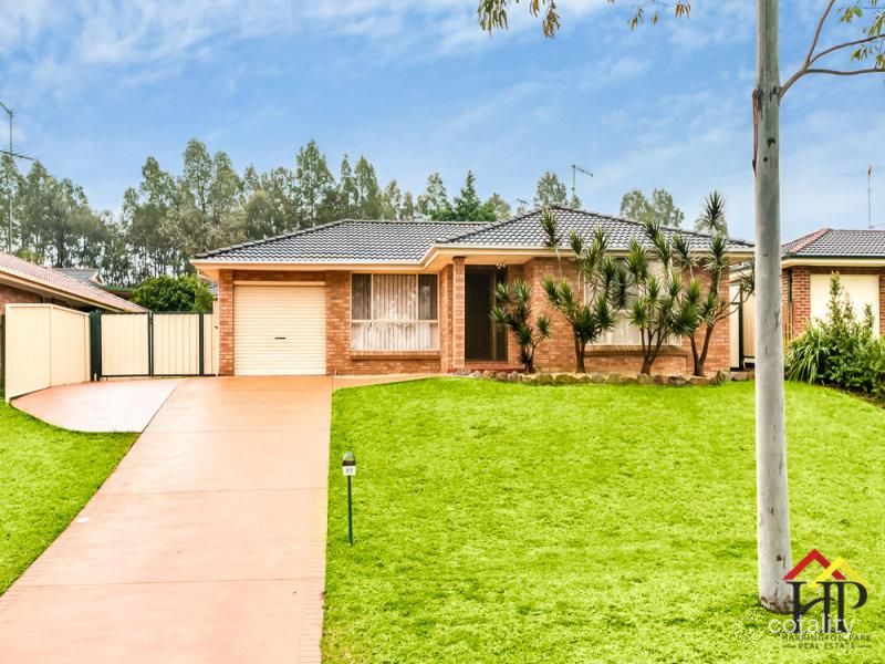 22 Downes Cres, Currans Hill, NSW 2567